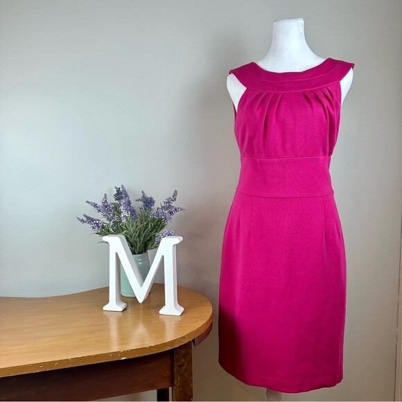 Trina Turk Magenta Sleeveless Dress Fully Lined  - Size 8 - EUC - Picture 1 of 9